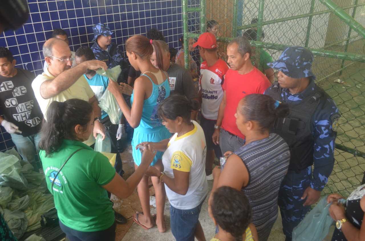 Camacã: Prefeitura faz entrega de quase 20 mil kg de  peixe a população carente e garante a alimentação da Semana Santa
